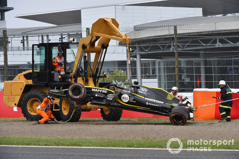 Евакуація розбитої машини Ніко Хюлькенберга, Renault Sport F1 Team R.S. 18