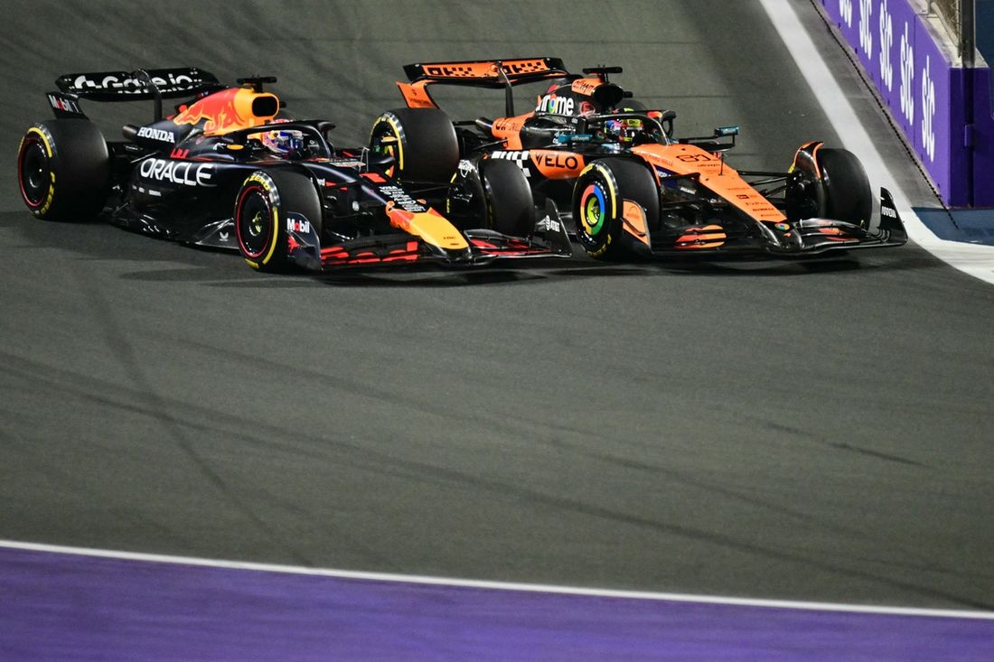 Max Verstappen, Red Bull Racing, Oscar Piastri, McLaren