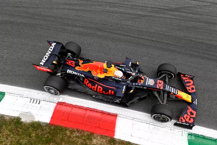 Max Verstappen, Red Bull Racing RB16B