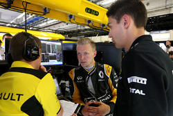 Kevin Magnussen, Renault Sport F1 Team en Esteban Ocon, derde rijder, Renault Sport F1 Team