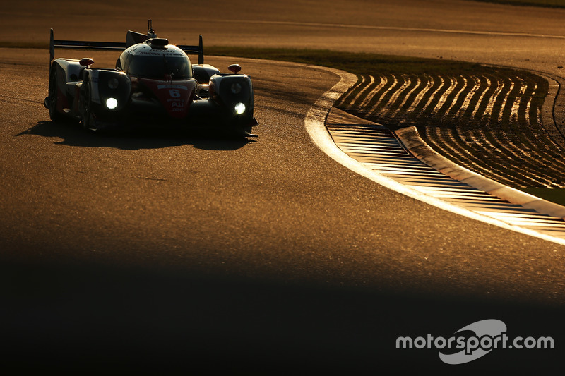 Stéphane Sarrazin, Mike Conway, Kamui Kobayashi, Toyota TS050 Hybrid