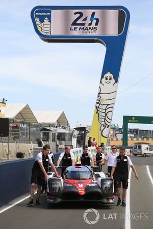 #9 Toyota Gazoo Racing Toyota TS050 Hybrid: Jose Maria Lopez, Yuji Kunimoto, Nicolas Lapierre