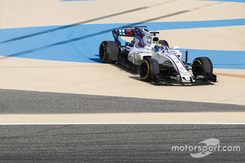 Felipe Massa, Williams FW40, revient en piste après une sortie