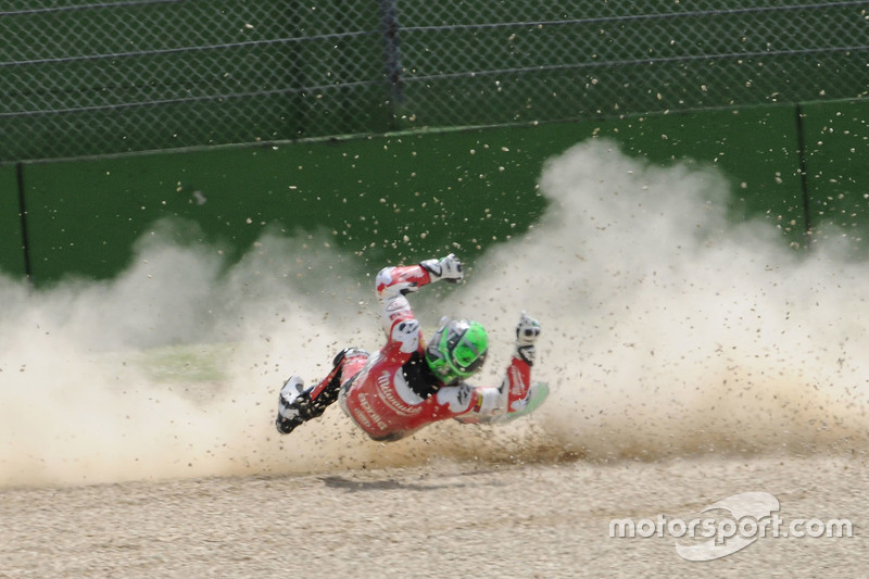 Caída de Eugene Laverty, Milwaukee Aprilia World Superbike Team