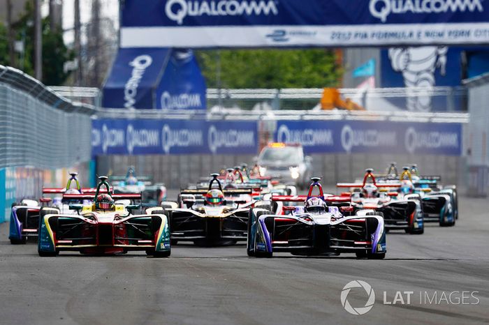 Arrancada: Daniel Abt, ABT Schaeffler Audi Sport, Alex Lynn, DS Virgin Racing líder