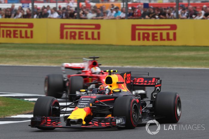 Max Verstappen, Red Bull Racing RB13, Sebastian Vettel, Ferrari SF70H