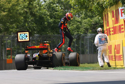 Max Verstappen, Red Bull Racing RB13 met mechanische pech