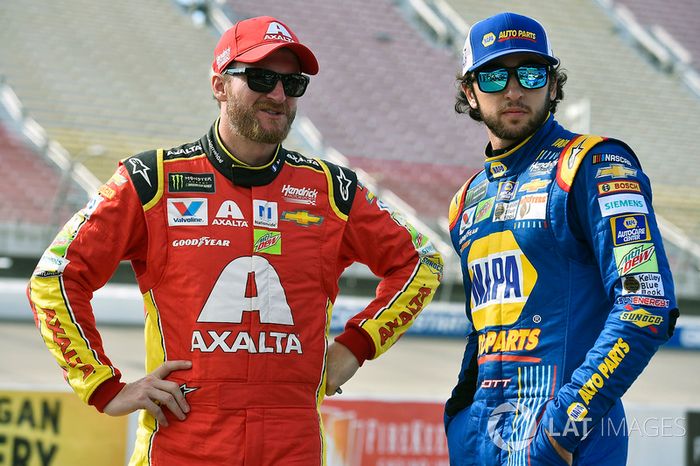 Chase Elliott, Hendrick Motorsports Chevrolet, Dale Earnhardt Jr., Hendrick Motorsports Chevrolet
