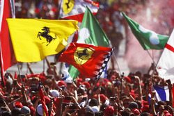 The tifosi invades the track
