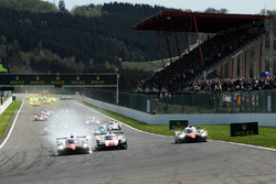 Départ : #1 Porsche Team Porsche 919 Hybrid: Neel Jani, Andre Lotterer, Nick Tandy en tête