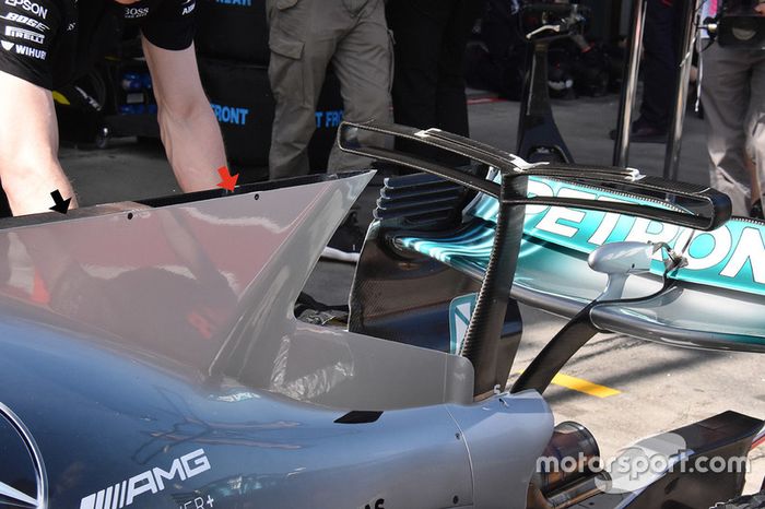 Mercedes AMG F1 W08 detalle de la aleta de tiburón de la chimenea