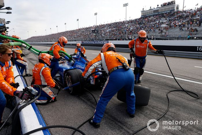Scott Dixon, parada en boxes del Chip Ganassi Racing Honda