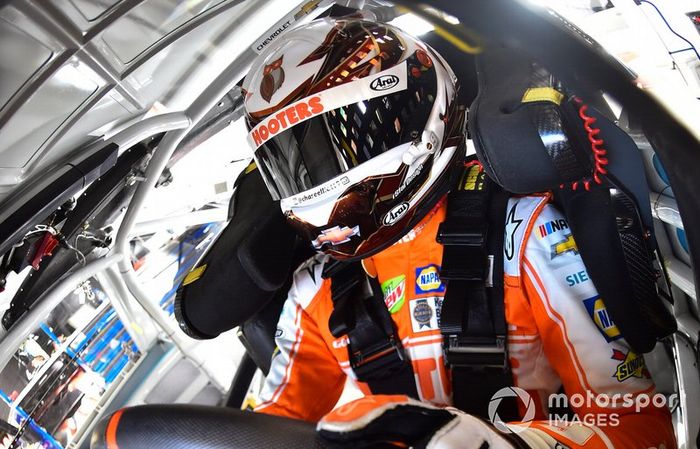 Chase Elliott, Hendrick Motorsports, Chevrolet Camaro Hooters