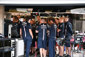 Force India F1 garage meeting