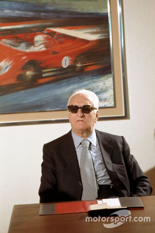 Fiorano 1974, Enzo Ferrari en la sala de reuniones de su casa
