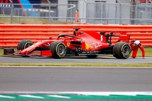 Sebastian Vettel, Ferrari SF1000 se retira de la práctica tras una falla en el monoplaza