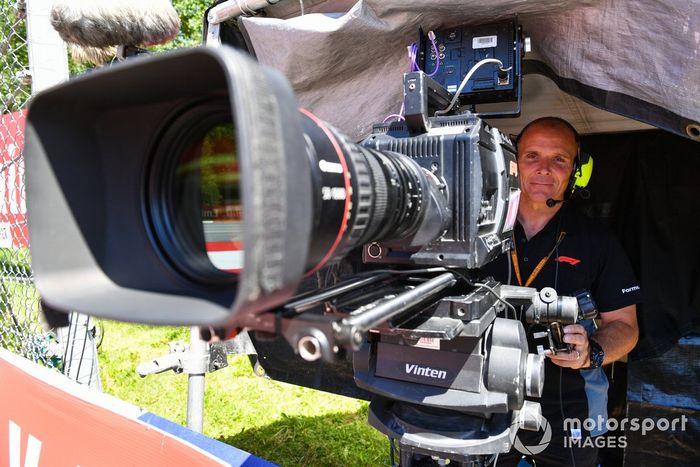 Un camarógrafo de televisión de la FOM 