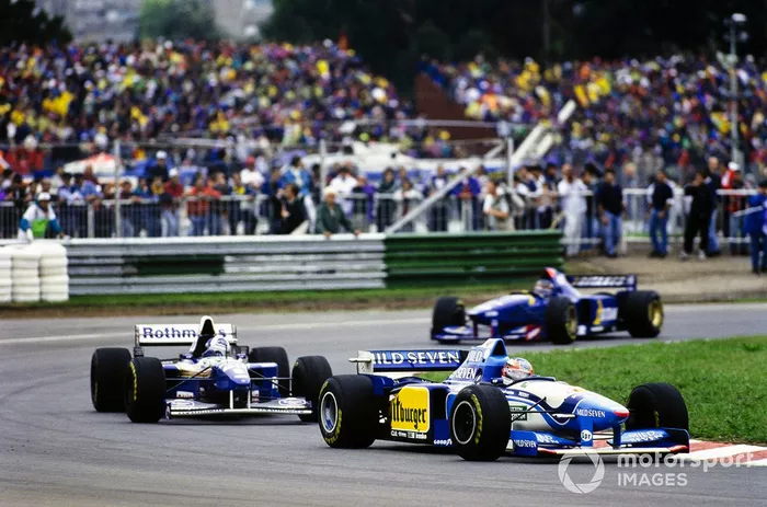 Michael Schumacher, Benetton B195 Renault, leads David Coulthard, Williams FW17 Renault