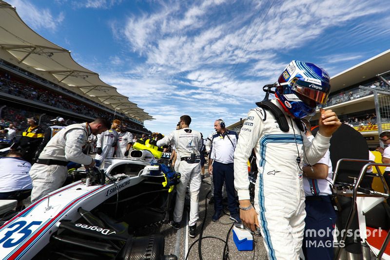 Sergey Sirotkin, Williams Racing, arriveert op de grid