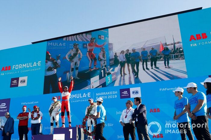Podio: segundo lugar Robin Frijns, Envision Virgin Racing, ganador de la carrera Jérôme d'Ambrosio, Mahindra Racing, y el tercer lugar  Sam Bird, Envision Virgin Racing