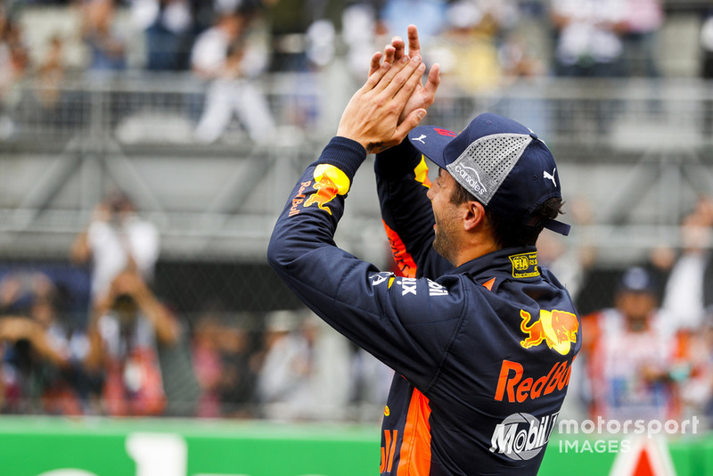 Il poleman Daniel Ricciardo, Red Bull Racing, festeggia