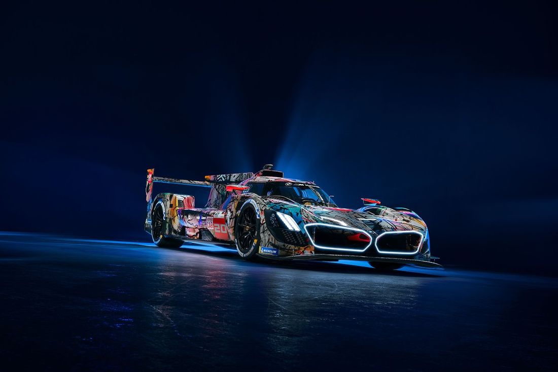 BMW M Hybrid V8 Art Car