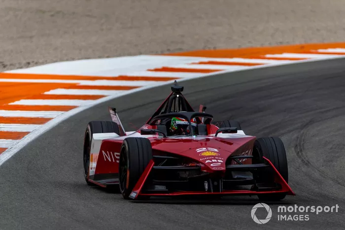 Sacha Fenestraz, Nissan