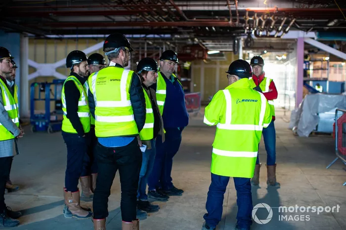 Visita a la fábrica de Aston Martin en Silverstone