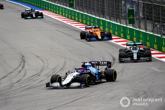 George Russell, Williams FW43B, Lance Stroll, Aston Martin AMR21, y Daniel Ricciardo, McLaren MCL35M