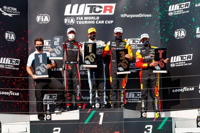 Podio: Ganador de la carrera Santiago Urrutia, Cyan Performance Lynk & Co Lynk & Co 03 TCR, segundo lugar Néstor Girolami, ALL-INKL.COM Münnich Motorsport Honda Civic Type R TCR, tercer lugar Frédéric Vervisch, Comtoyou Team Audi Sport Audi RS 3 LMS, Gilles Magnus, Comtoyou Team Audi Sport Audi RS 3 LMS
