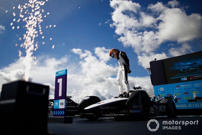 Ganador Edoardo Mortara, Venturi Racing, celebra