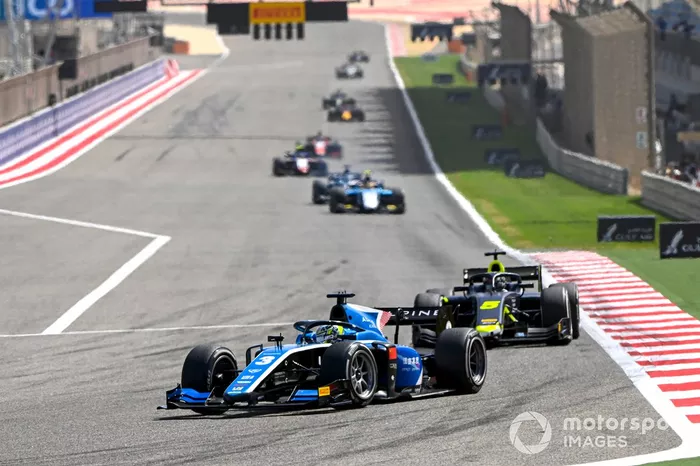 Guanyu Zhou, Uni-Virtuosi Racing