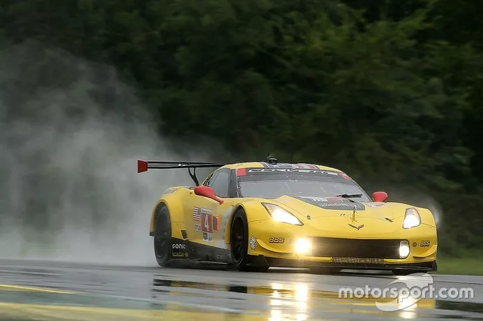 #4 Corvette Racing Corvette C7.R, GTLM: Oliver Gavin, Marcel FÃ¤ssler
