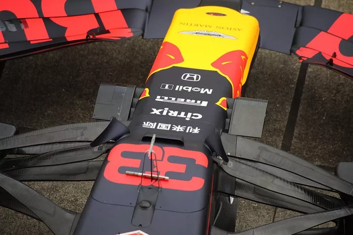 Detalle delantero del Red Bull Racing RB15