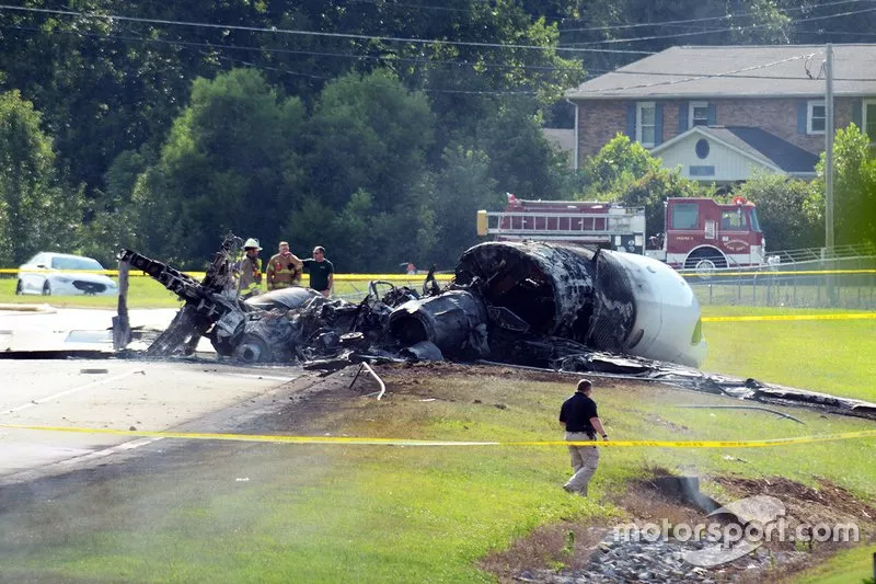 Dale Earnhardt Jr. en un accidente de avión