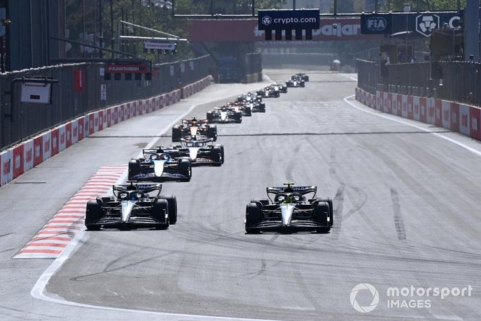 Lewis Hamilton, Mercedes F1 W14, George Russell, Mercedes F1 W14