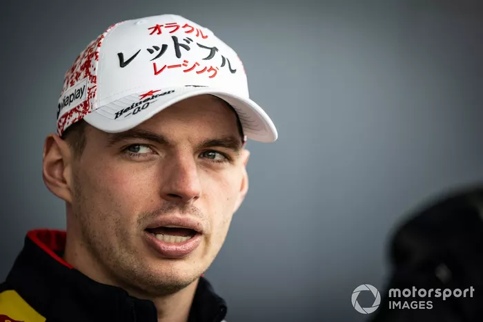 Max Verstappen, Red Bull Racing, s'adresse aux médias 
