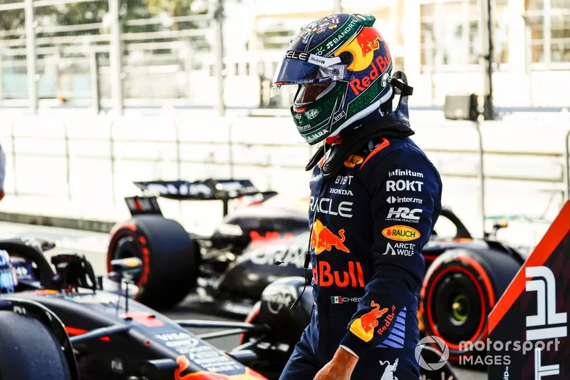 Sergio Perez, Red Bull Racing, au Parc Ferme après la qualification du sprint 