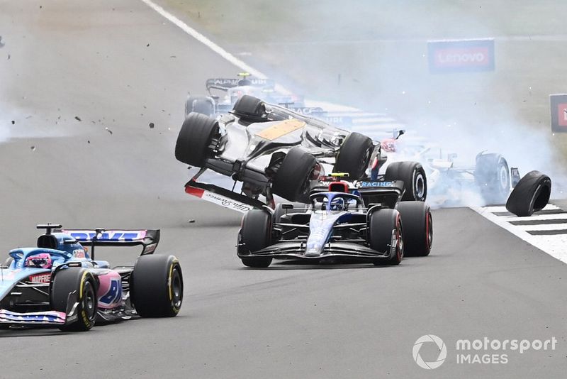 Wypadek Zhou Guanyu w GP Wielkiej Brytanii