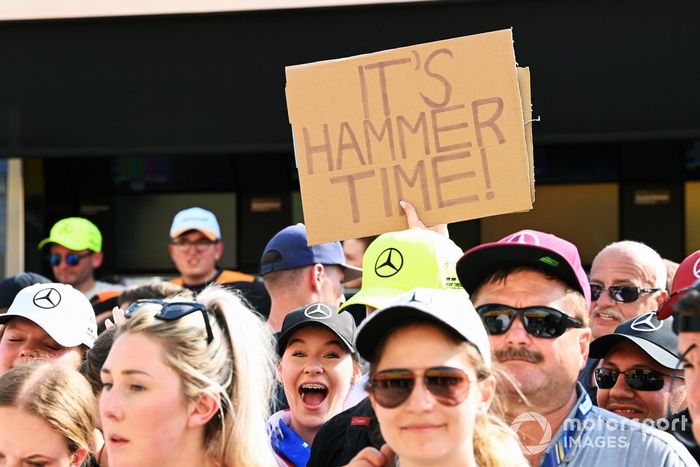 Lewis Hamilton, Mercedes-AMG, fans
