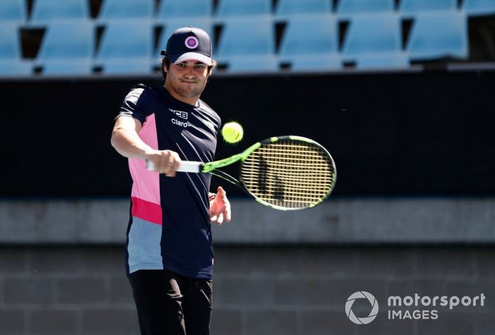 Lance Stroll, Racing Point juega al tenis con Lleyton Hewitt