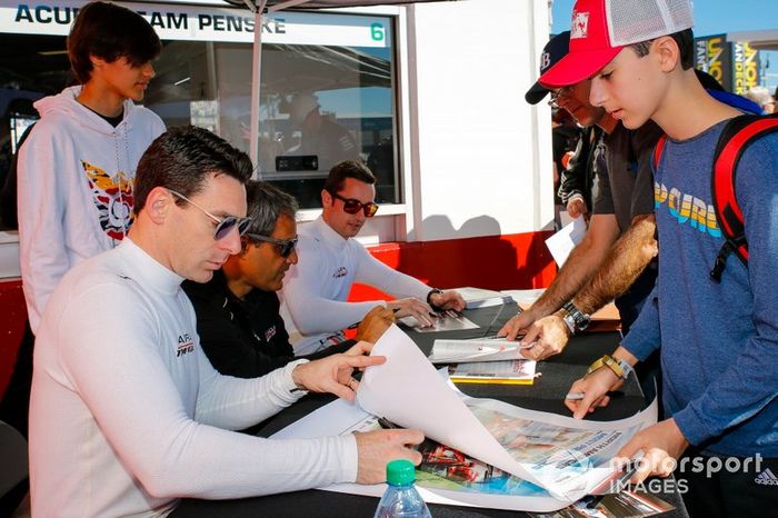 #6 Acura Team Penske Acura DPi, DPi: Juan Pablo Montoya, Dane Cameron, Simon Pagenaud, autograph session