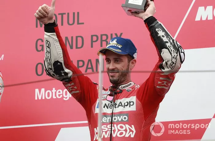 Podio: il terzo classificato Andrea Dovizioso, Ducati Team