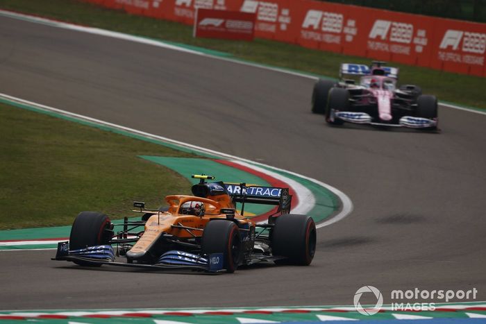 Lando Norris, McLaren MCL35, Sergio Pérez, Racing Point RP20