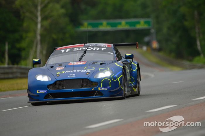 #90 TF Sport Aston Martin Vantage: Salih Yoluc, Euan Alers-Hankey, Charles Eastwood