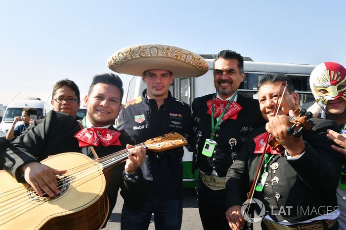 Max Verstappen, Red Bull Racing y los Mariachis