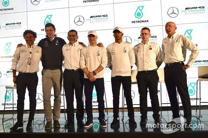 Lewis Hamilton, Mercedes-AMG F1, Valtteri Bottas, Mercedes-AMG F1, Toto Wolff, Mercedes AMG F1 Director of Motorsport