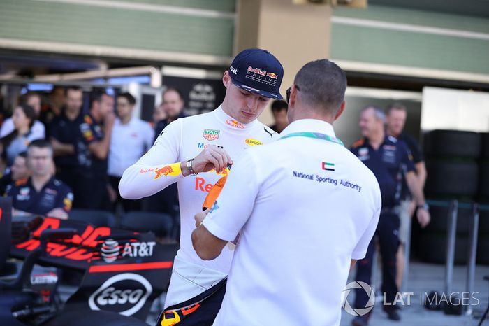 Max Verstappen, Red Bull Racing en la foto de equipo Red Bull Racing