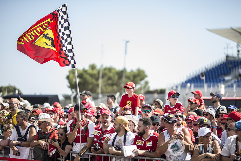 Ferrari fans and flag