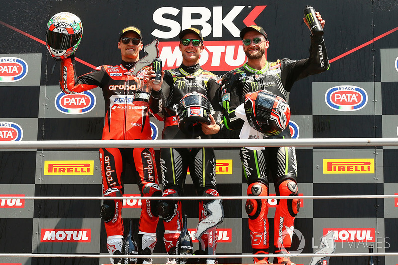 Podium: race winner Jonathan Rea, Kawasaki Racing, second place Chaz Davies, Aruba.it Racing-Ducati SBK Team, third place Tom Sykes, Kawasaki Racing
